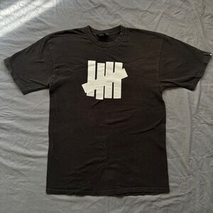 Undefeated Black T-Shirt Size Medium